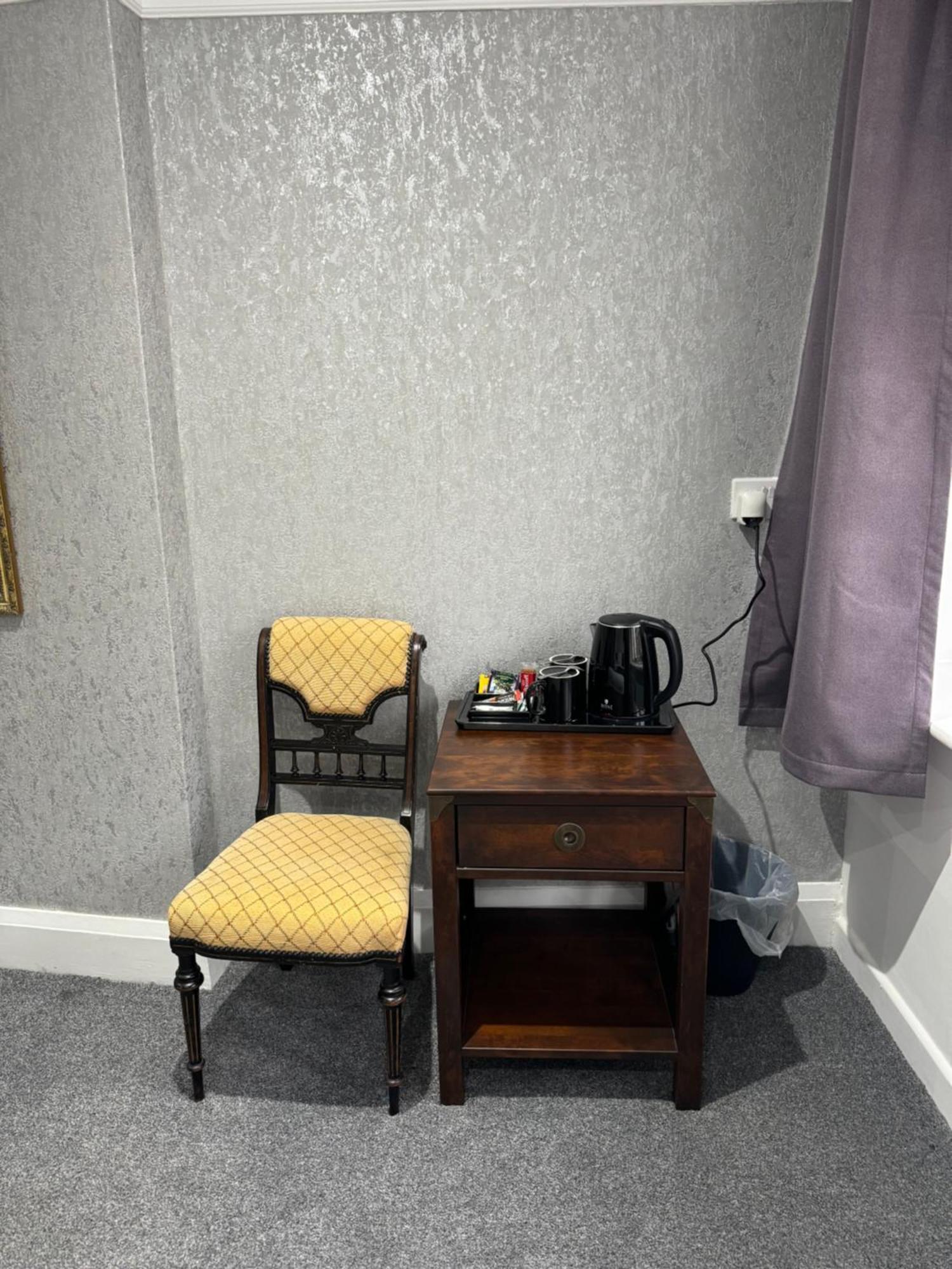 Juniper Berry Hotel Southampton Room photo