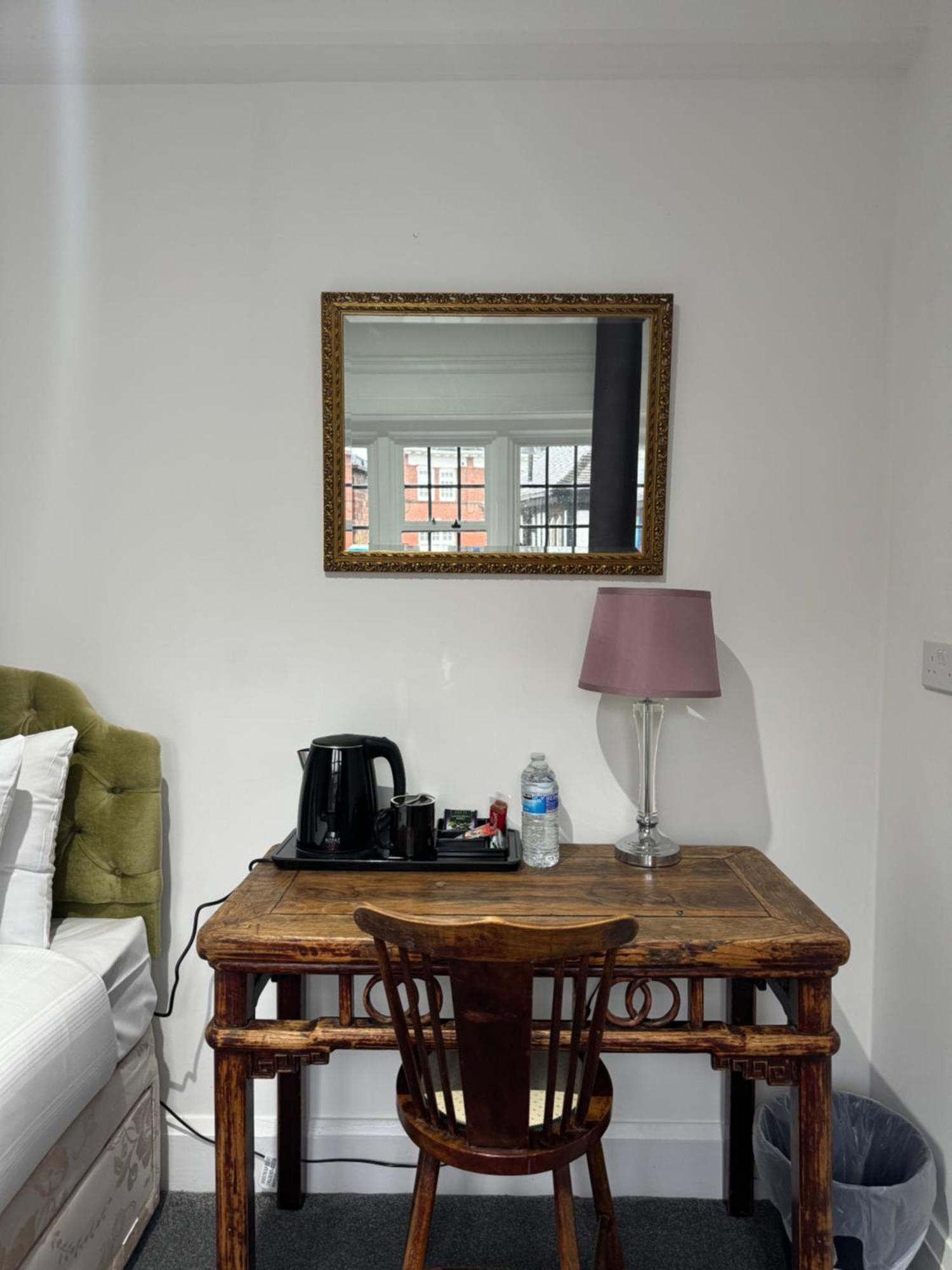 Juniper Berry Hotel Southampton Room photo
